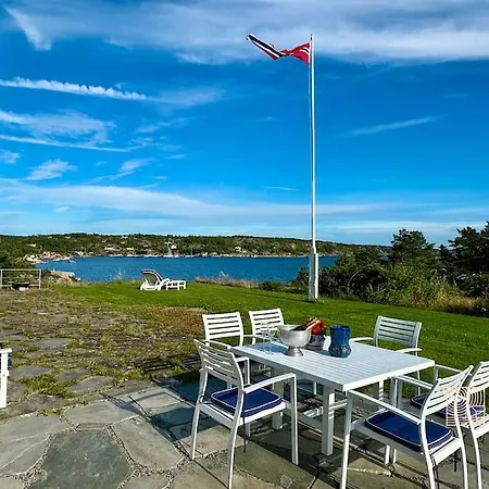 Charming Seaside With Jetty Near Ferienhaus Hanko